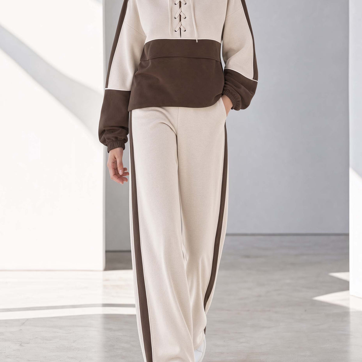Khaki And Brown Color-block High-neck Long-sleeve Top And Wide-leg Trousers Set With Lace-up Detailing