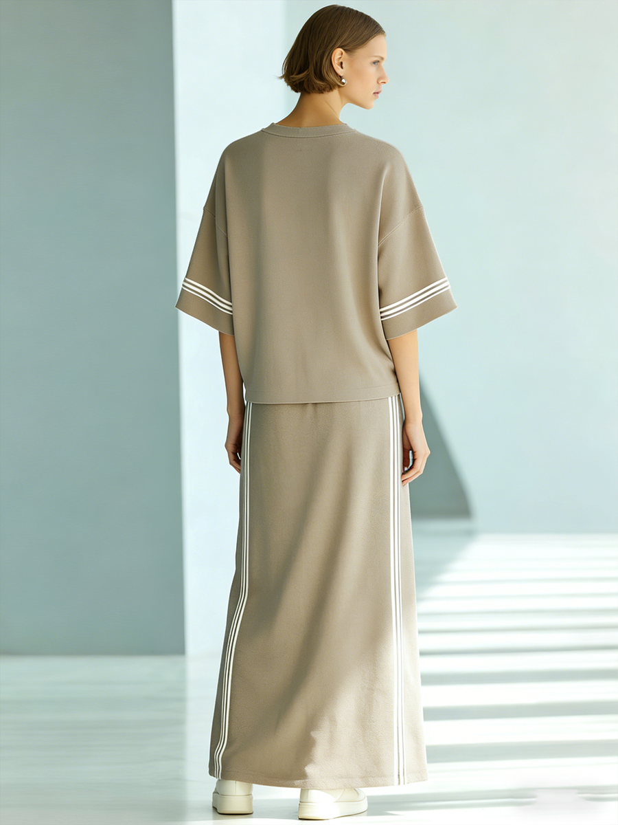 Women's Fashionable Casual Light Khaki Color-block T-shirt And Long Skirt Set