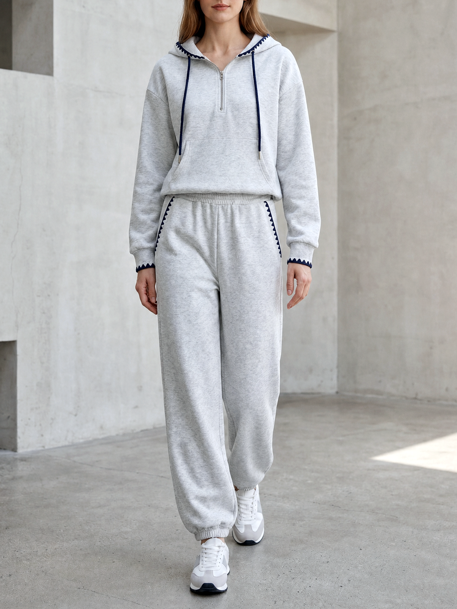 Niche-design Seashell-embroidered Drawstring Hoodie Set
