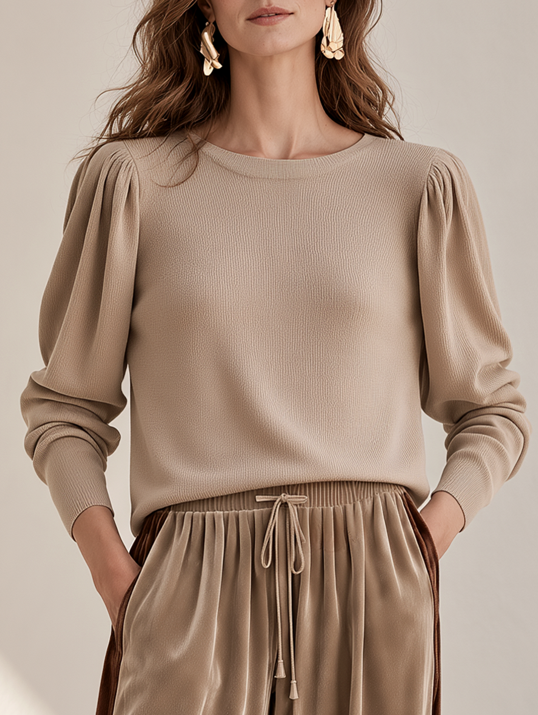 Fitted Knit Top With A Crew Neck And Puff Sleeves