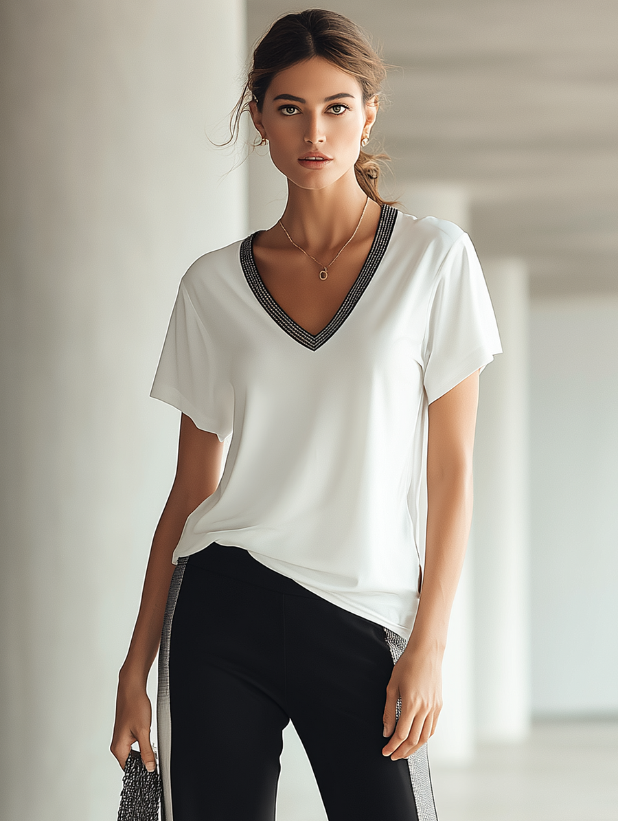 Women's Simple Silver Glitter V-neck T-shirt, White Loose-fitting Short-sleeved Top With A Flowing Drape.